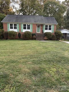 5806 Whitingham Drive sold home in Hampshire Hills, Charlotte, NC