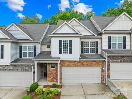 4848 Fonthill Lane