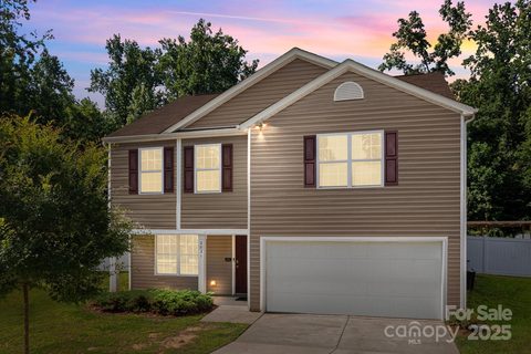 2021 Tarzi Lane sold home in Clydesdale Manor, Charlotte, NC