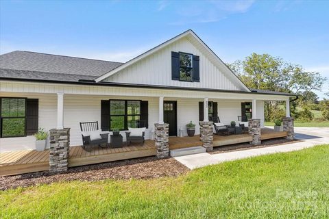 632 Morlin Acres Drive sold home in Sky View Ridge, Marshall, NC