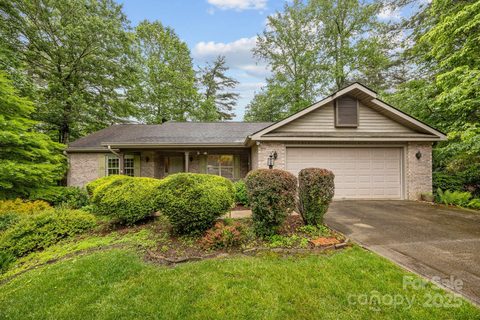 206 Pine Knot Trail sold home in Tall Pines, Hendersonville, NC