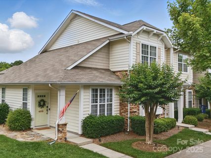 1061 Woodglen Lane