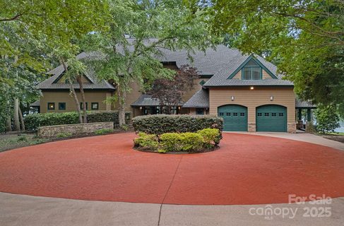 145 Hunters Pointe Lane