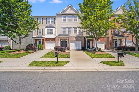 9800 Walkers Glen Drive sold townhome in Walkers Glen, Concord, NC