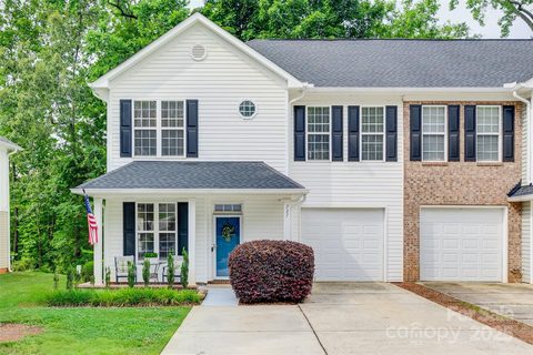 727 Torrey Pines Lane sold townhome in Glenridge, Fort Mill, SC