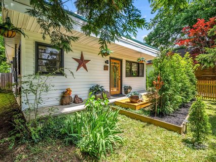226 Substation Street sold home in Barker Heights, Hendersonville, NC