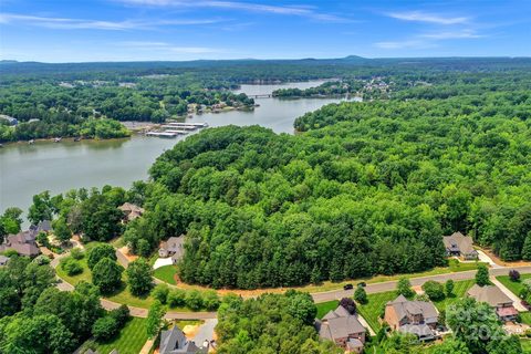 3228 Ashwood Park Drive active lot in Reflection Pointe, Belmont, NC