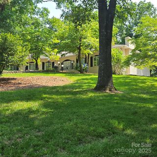 695 Knollcrest Drive sold home in Luvine Hills, Concord, NC