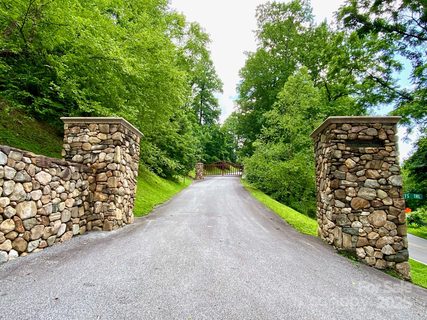 129 High Cliffs Trail active home in High Cliffs At Round Mountain, Black Mountain, NC