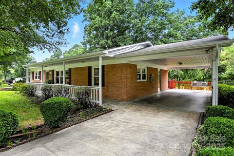 2911 Spencer Street sold home in Spencer Heights, Lenoir, NC