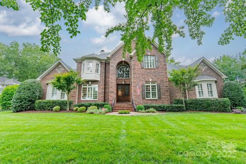 2300 Richardson Drive sold home in Deering Oaks, Charlotte, NC
