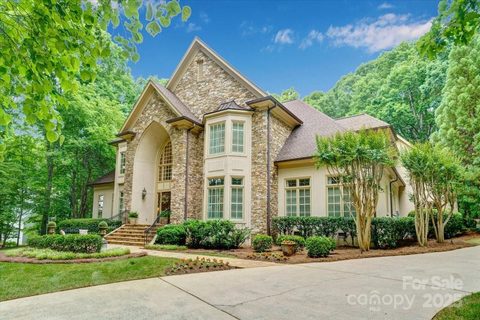 517 Kingsdown Court sold home in Walden At Providence, Waxhaw, NC