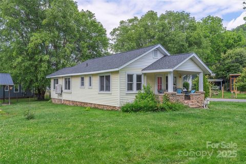 10 Poplar Street sold home in Brookwood, Waynesville, NC