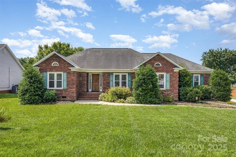 2627 Willis Drive sold home in Stallings Glen, Harrisburg, NC