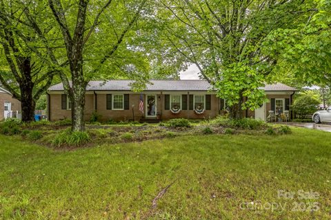 1005 Fieldstone Road sold home in White Oaks, Mooresville, NC