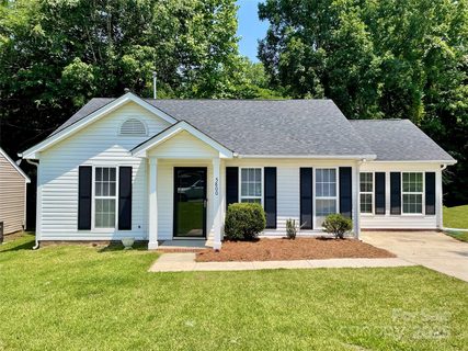 5800 Silver Eagle Drive sold home in Eagle Nest, Charlotte, NC
