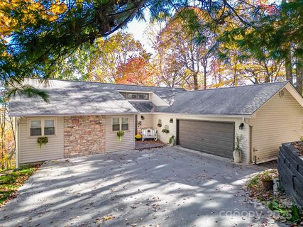 110 Spring Path sold home in Wildwood Heights, Hendersonville, NC