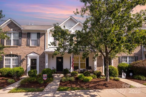 4939 Sunburst Lane sold townhome in Farmington Ridge, Charlotte, NC