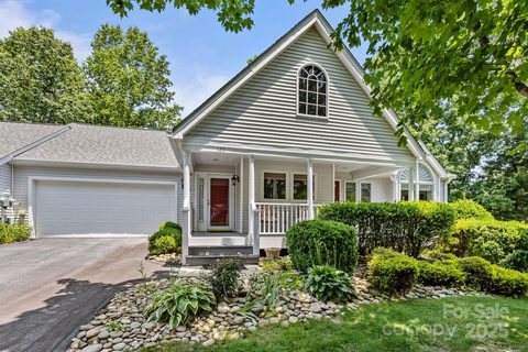 123 Carriage Walk Lane
