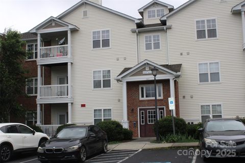 9823 Hyde Glen Court