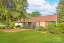 235 Lyndale Road sold home in Hendersonville, SC