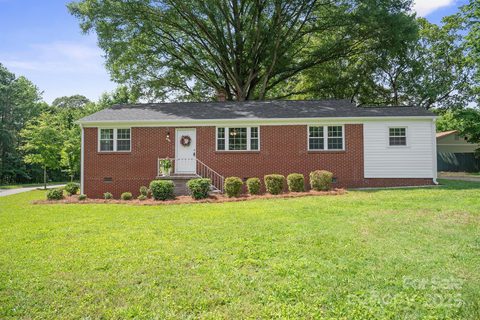 346 Fieldstone Circle sold home in Ashley Park, Statesville, NC
