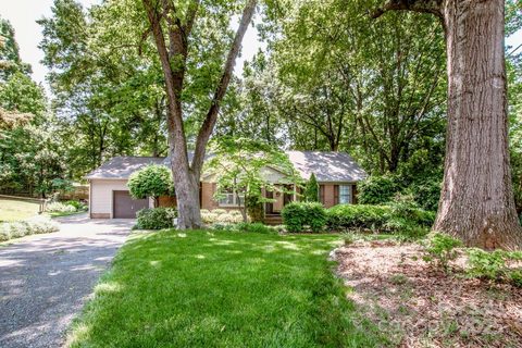 928 Tally Ho Court sold home in Fox Run, Charlotte, NC