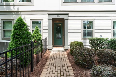 2514 Marshall Place