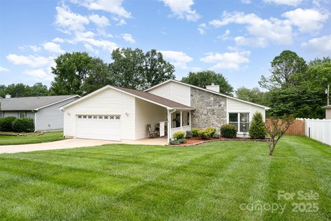 9319 Chislehurst Road sold home in Danbrooke Park, Mint Hill, NC