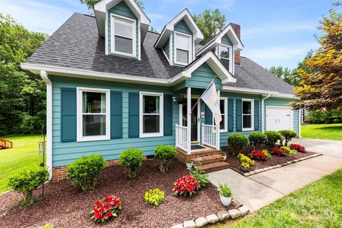 328 Pamela Street sold home in Gardner Woods, Gastonia, NC