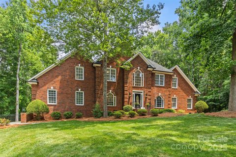 1310 Weddington Hills Drive sold home in Weddington Hills, Matthews, NC