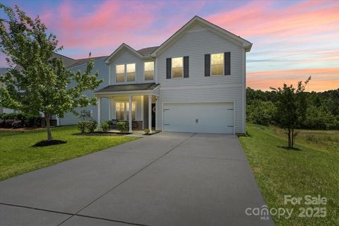 10111 Snowbell Court sold home in Seven Oaks, Charlotte, NC