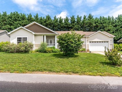 9 Farthings Drive sold home in South Farthings, Arden, NC