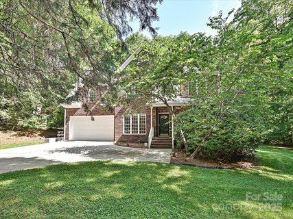 443 Hillcrest Drive sold home in Whitefield Manor, Harrisburg, NC