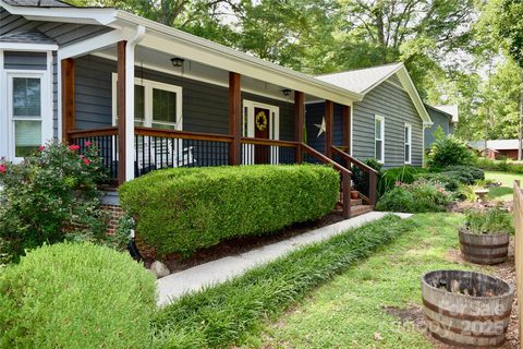 5916 Indian Brook Drive sold home in Indian Brook, Matthews, NC