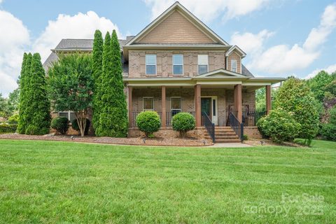 8137 Caliterra Drive sold home in Irongate, Charlotte, NC