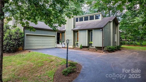 1748 4th Street Court sold home in Huntington Downs, Hickory, NC