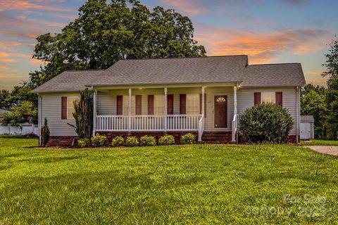189 Lochshire Lane sold home in Covington Heights, Woodleaf, NC