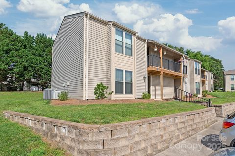11069 Running Ridge Road sold condo in Carmel Village II, Charlotte, NC