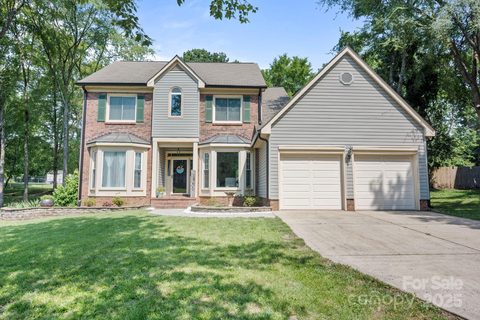 1045 Fairway Ridge Road sold home in Fairway Ridge, Concord, NC