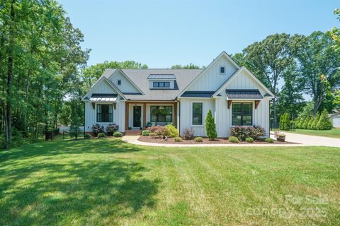 3627 Curtland Place sold home in Zemosa Acres, Concord, NC