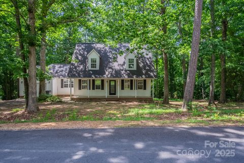 203 Hickory Wood Drive sold home in Highland Woods, Kannapolis, NC