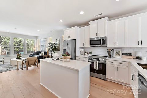 1223 E 16th Street sold townhome in Towns At Pegram, Charlotte, NC