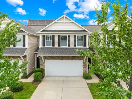 921 Summerlake Drive sold townhome in Summerlake, Fort Mill, SC