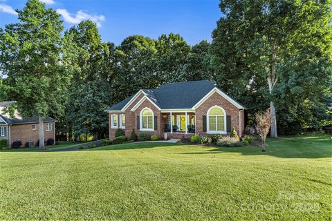 1622 Brookstone Drive sold home in Brookstone, Hickory, NC
