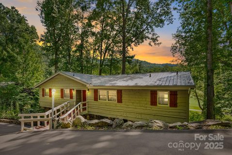 386 Country Club Drive sold home in Springdale Estates, Canton, NC