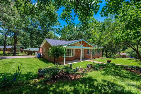 1036 11th Street Circle Drive sold home in Forest Hills, Hickory, NC