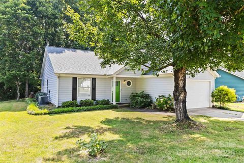 3004 Walsingham Court sold home in Ashley Farms, Matthews, NC