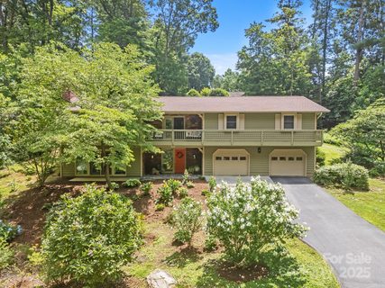 894 Indian Hill Road sold home in Indian Hill, Hendersonville, NC