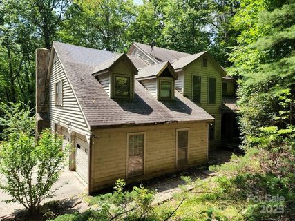 2129 Black Oak Drive sold home in Holly Forest, Sapphire, NC